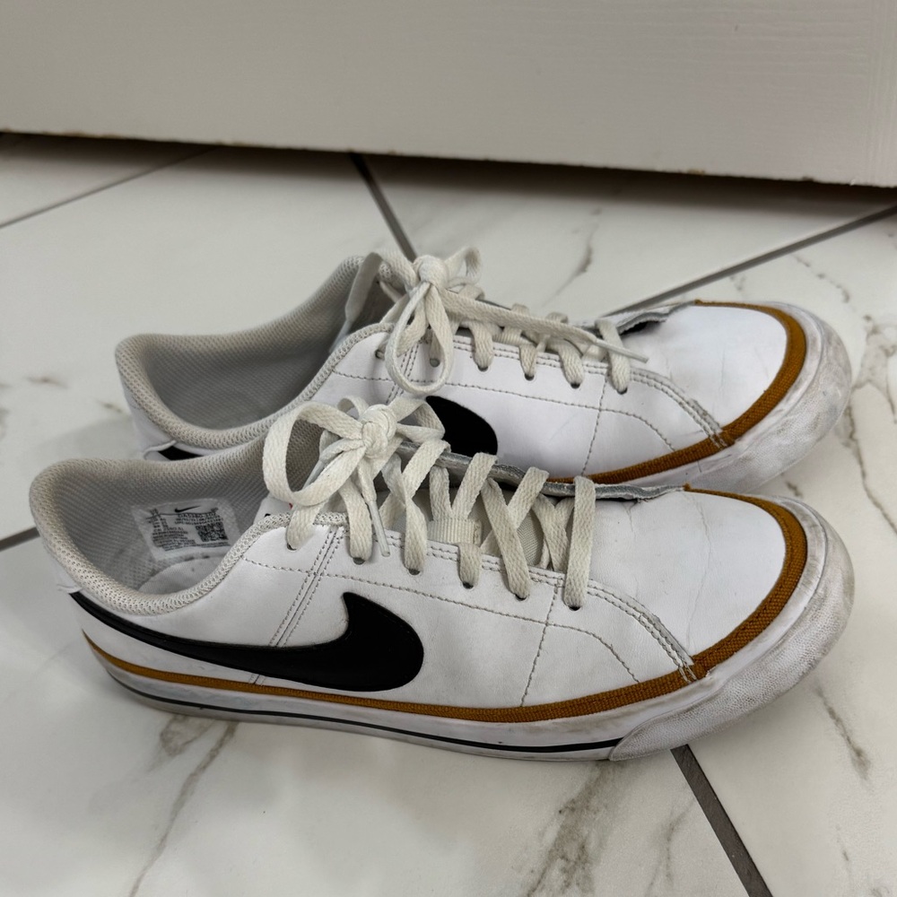Nike Court Legacy